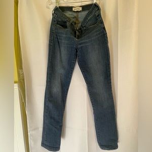 Gap women’s straight leg jeans 27r